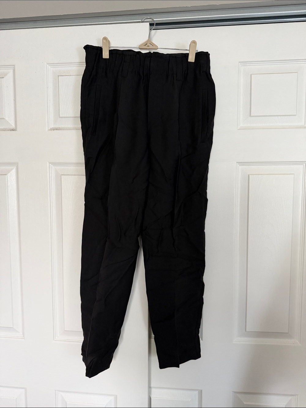 Brunello Cucinelli Black Elastic-Waist Cropped Trousers